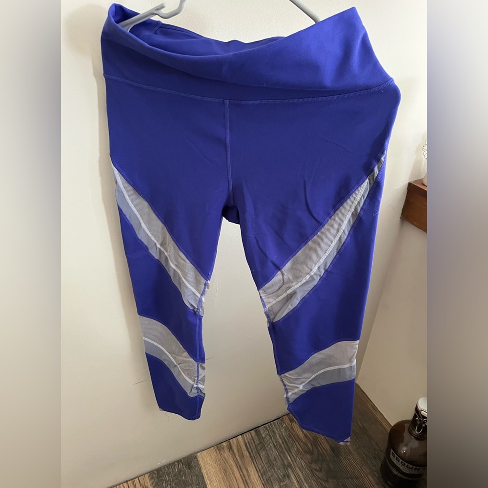 Powerhold Blue Fabletics leggings with mesh